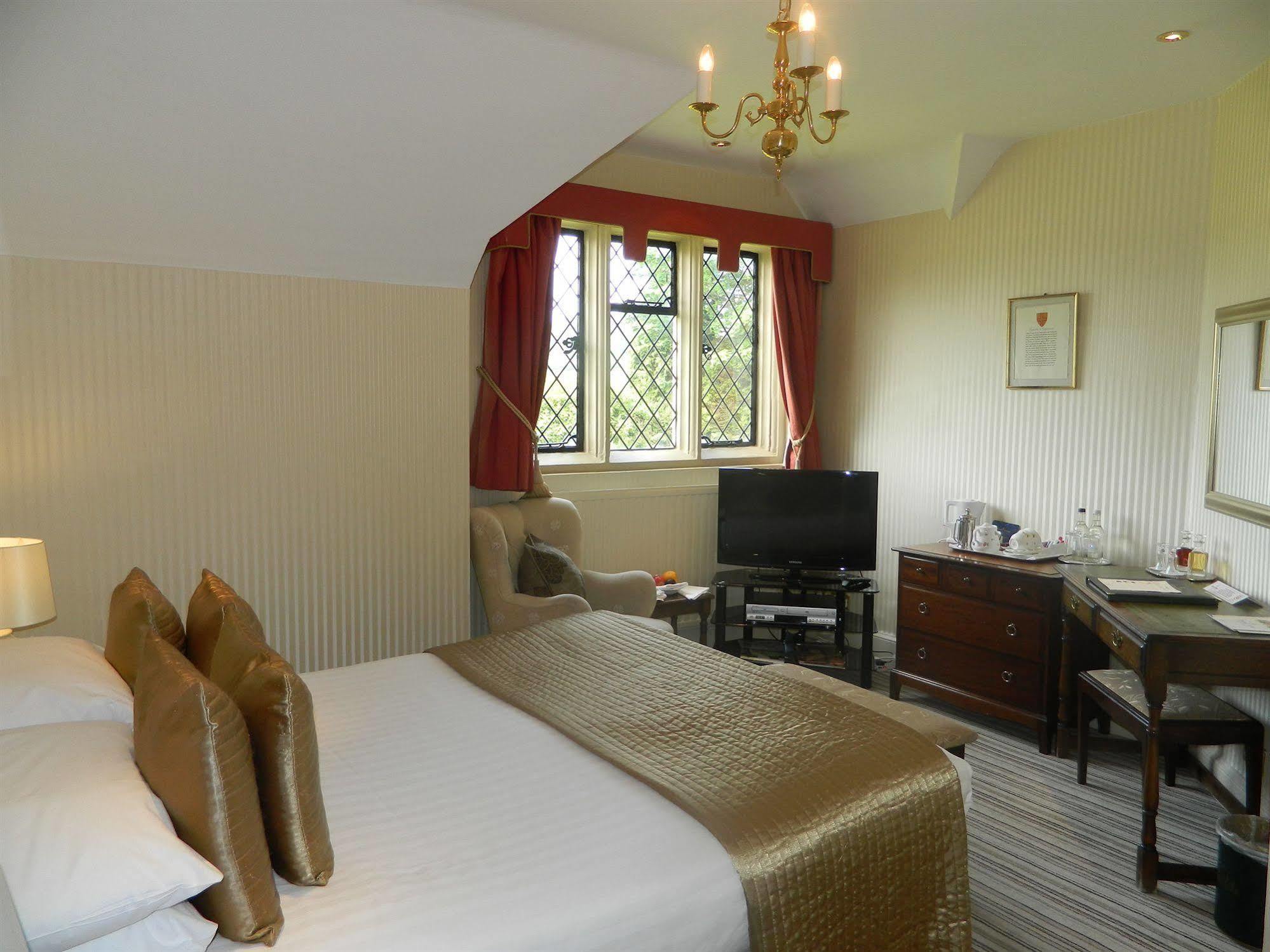 Eastwell Manor, Champneys Hotel & Spa Ashford  Esterno foto
